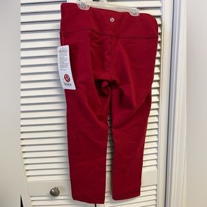 Womens size 4 Wunder Under Crop II lululemon